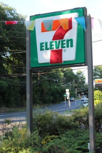 7-Eleven is seeking to set up shop in Centerport. Photo by Victoria Espinoza