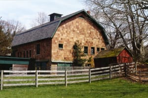 A three-story estate dairy barn with a Gambrel roof in Bayview (Jamesport). Photo by Mary Ann Spencer