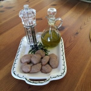 oliv-oil-cookies-with-black-pepper