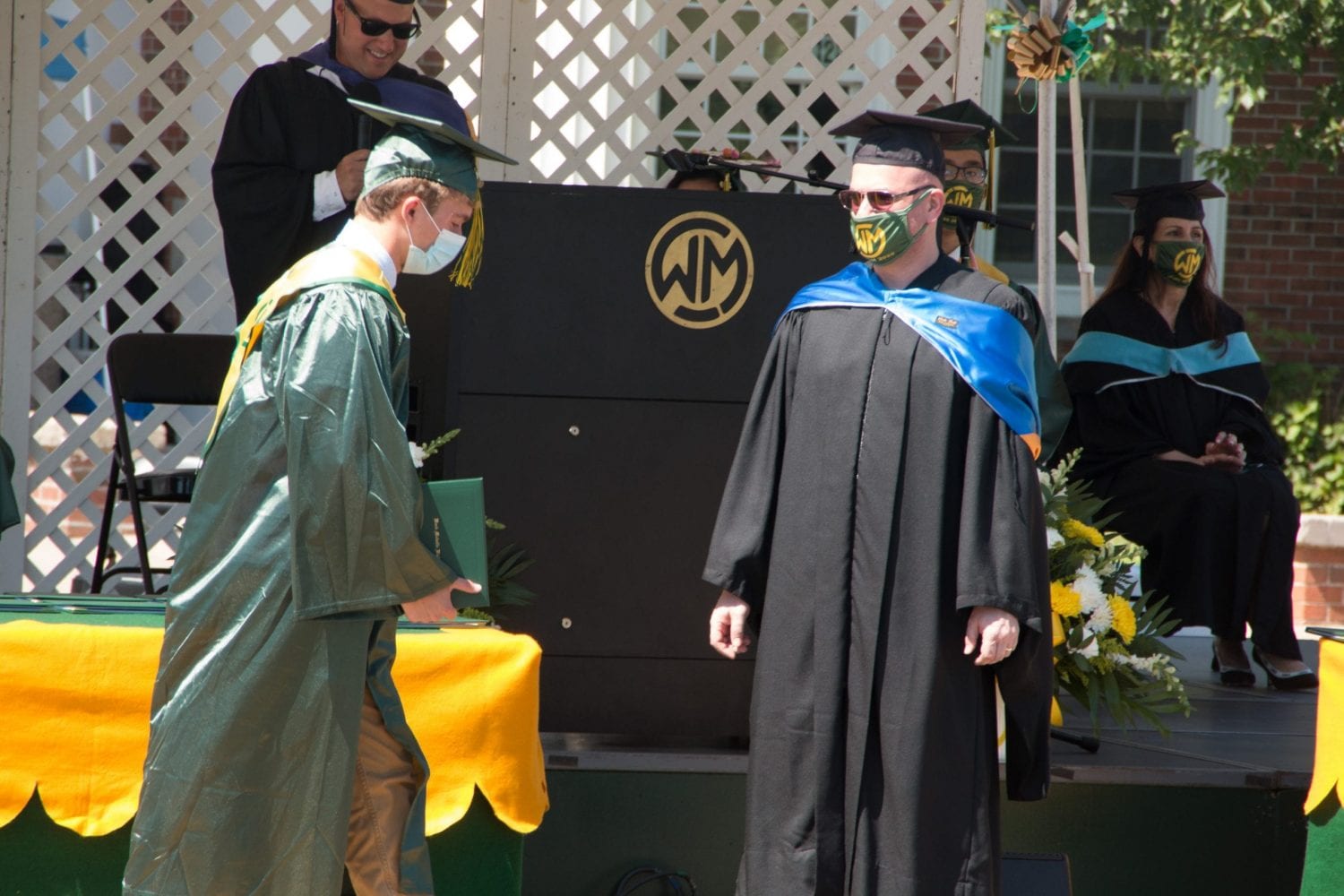 Ward Melville Holds Socially Distanced Graduation Ceremonies TBR News