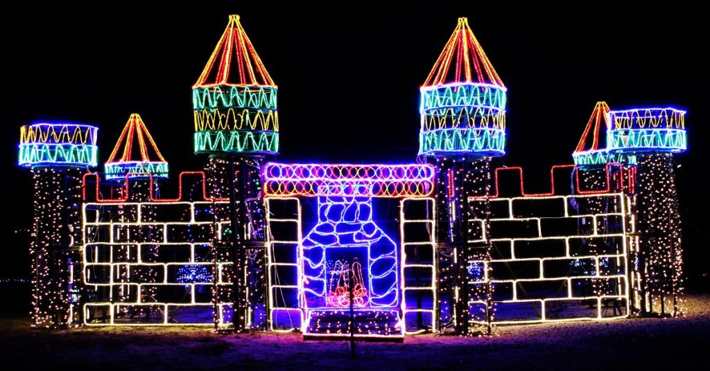 Festive light shows brighten Suffolk County this holiday season TBR