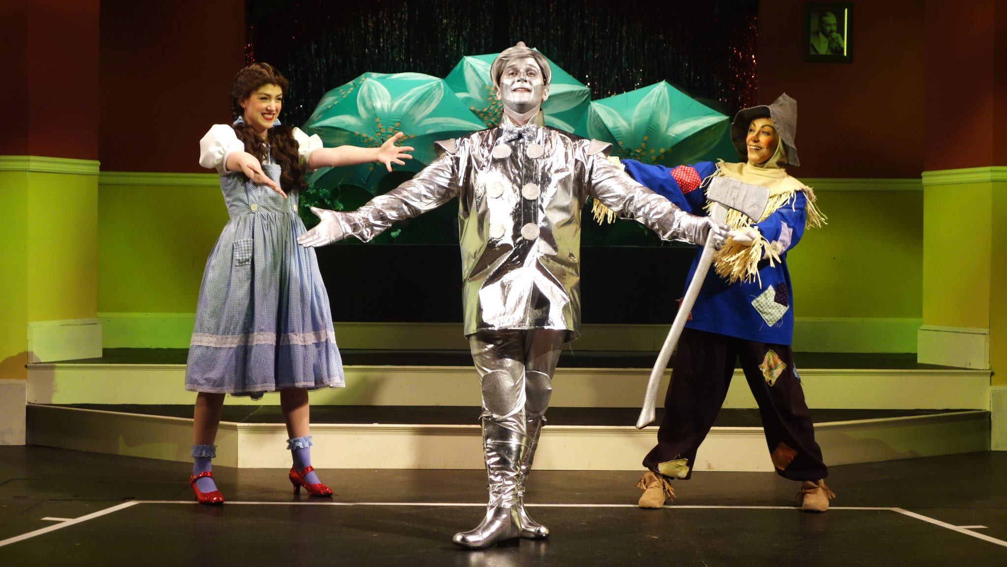 Theater Review: Theatre Three presents the world premiere of 'Dorothy's  Adventures in Oz