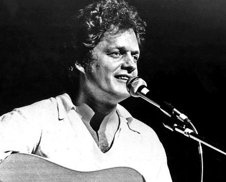 Long Island Cares to debut bust of Harry Chapin at July 15 ceremony ...