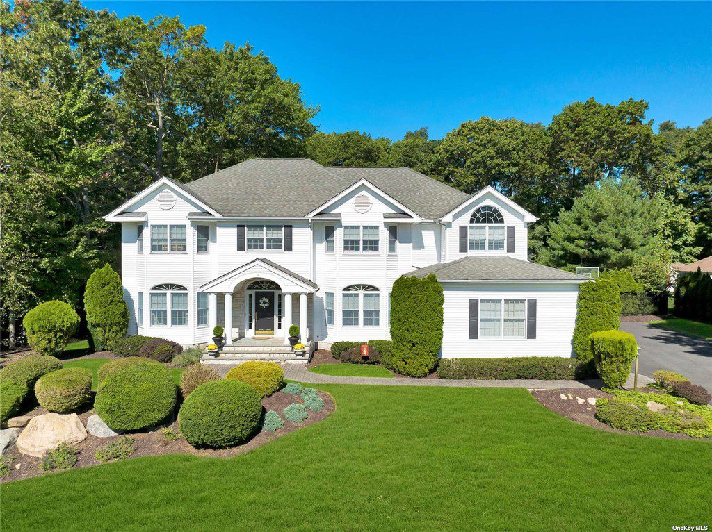 setauket-impressive-4000-sq-ft-colonial-tbr-news-media