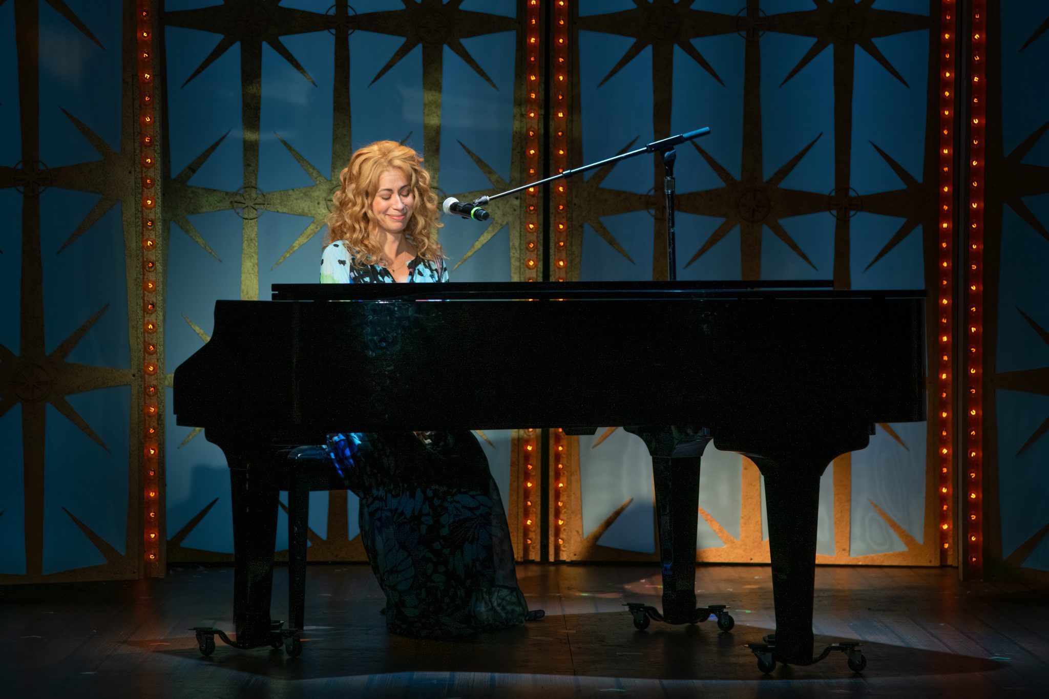 BEAUTIFUL: The Carole King Musical - Village Theatre