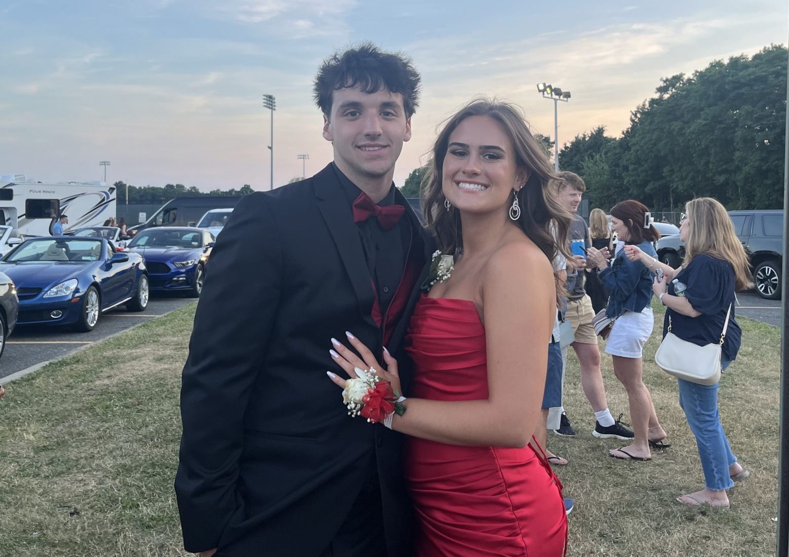 Hollywood glamour at Ward Melville High School’s senior prom | TBR News ...